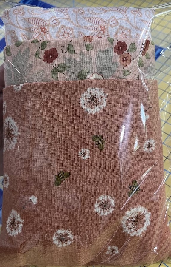 3 Yard Quilt, Peach Floral with Bees